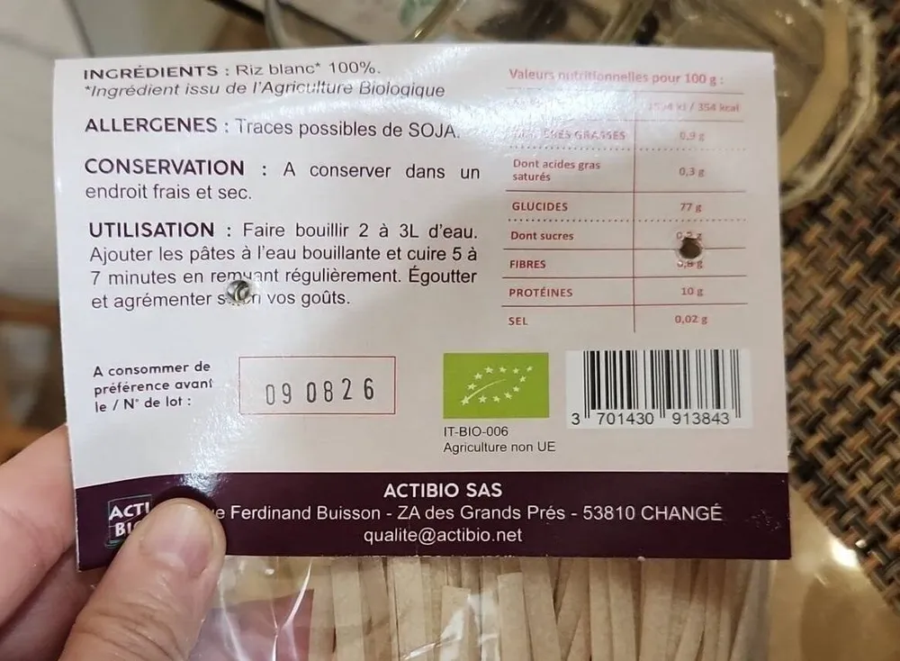 Tagliatelles de riz blanc