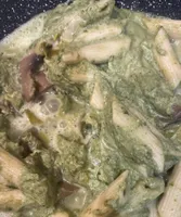 Penne, crème d’épinards , poireaux et champignons