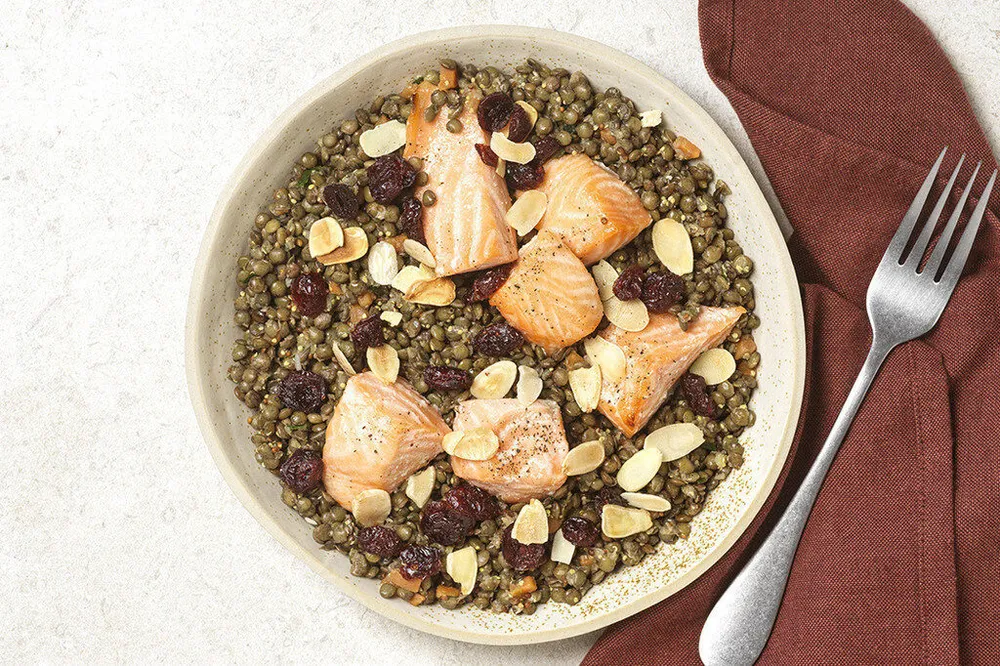Salade de lentilles bio & saumon ASC laqué au miel