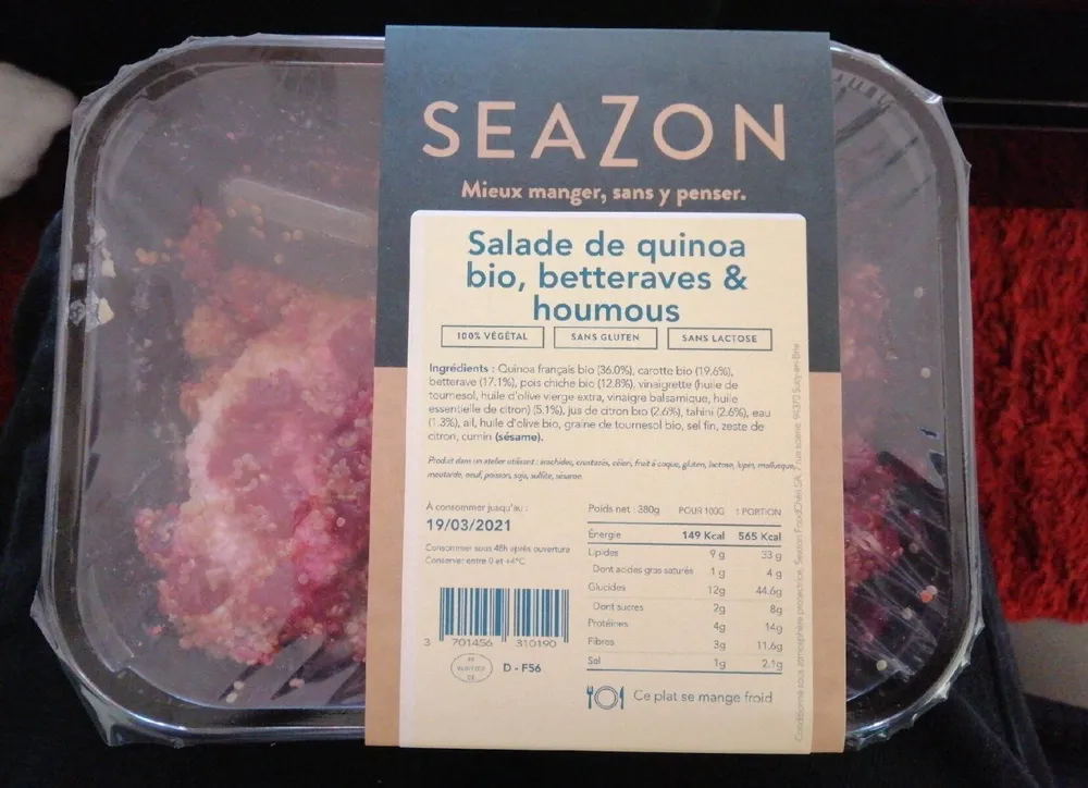 Salade de quinoa bio, betteraves et houmous