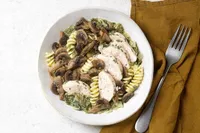 Poulet au thym champignons de paris et fusilli aux épinard