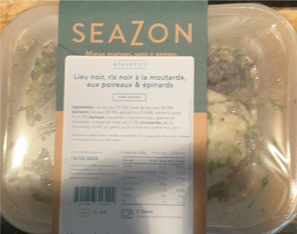 Lieu noir, riz noir à la moutarde, aux poireaux & épinards