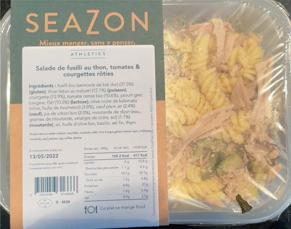 Salade de fusilli au thon, tomates & courgettes roties