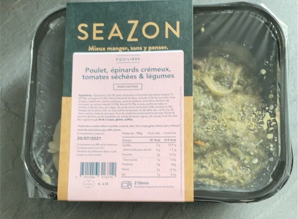 Poulet, épinards crémeux, tomates séchées et légumes