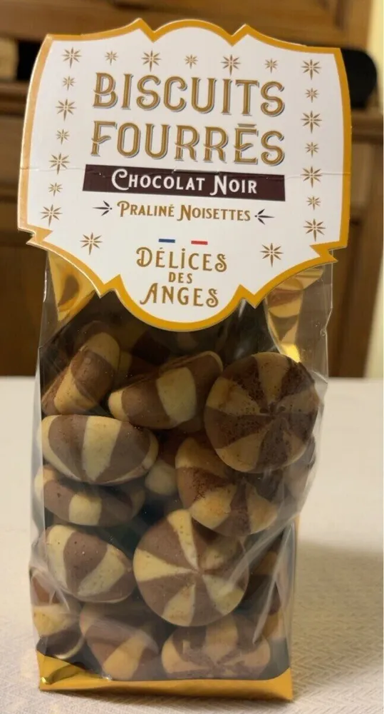 Biscuits fourrés chocolat noir praliné noisettes