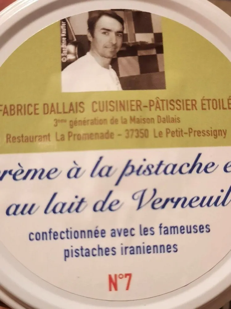 Crème à la pistache et au lait de Verneuil