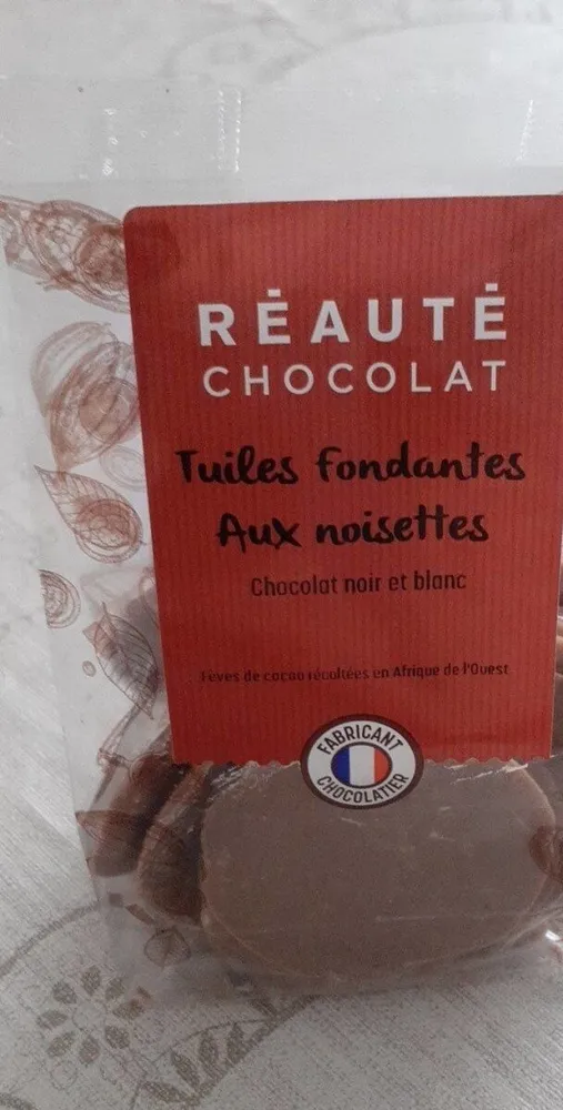 Tuiles fondantes aux noisettes