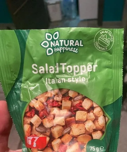 Salad topper
