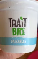 faisselle moulée dans son panier