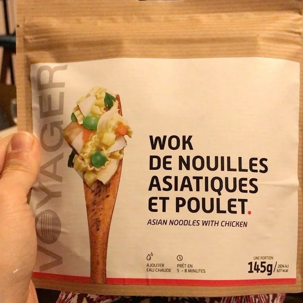 Wok de nouilles asiatiques