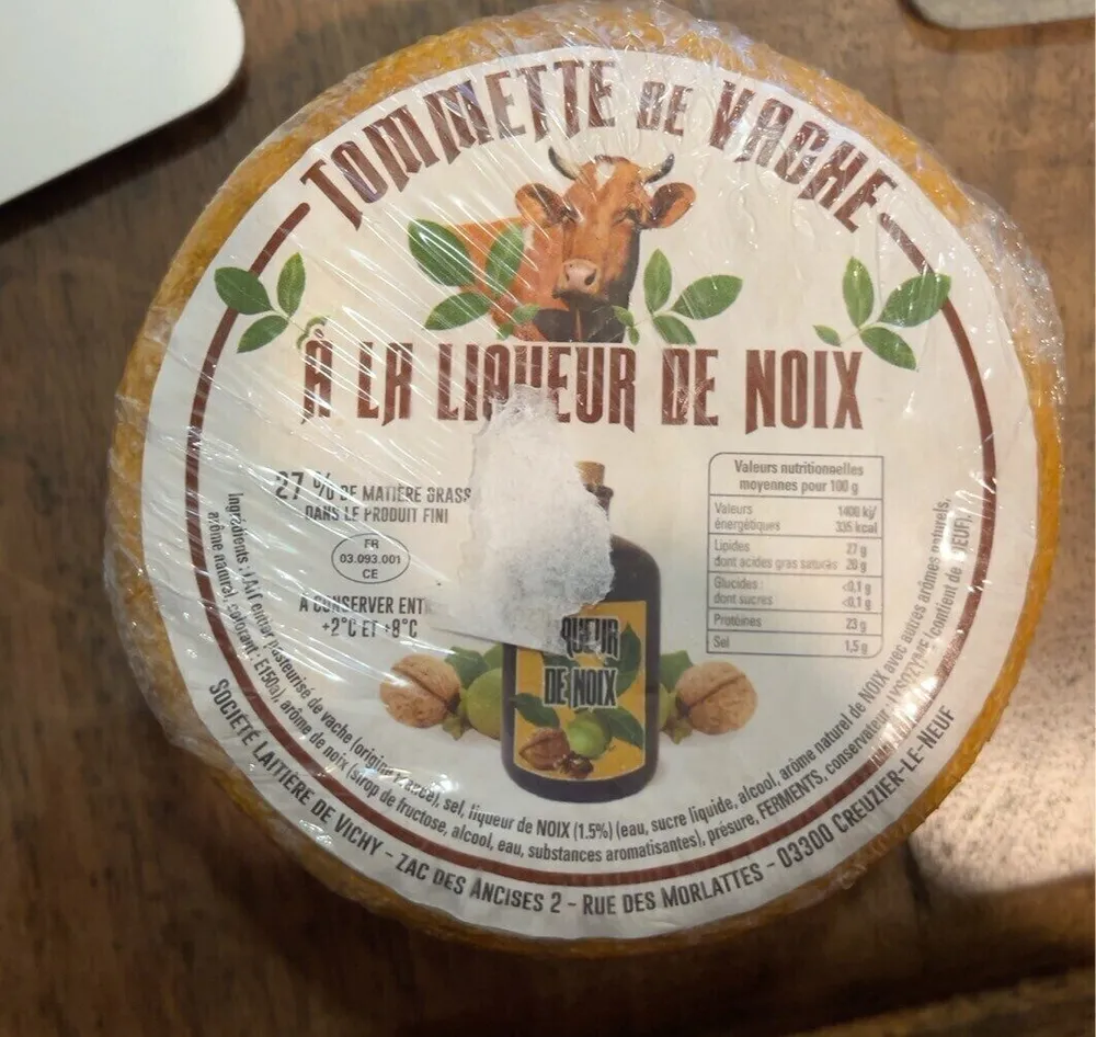 Tomette de vache  a la liqueur de noix