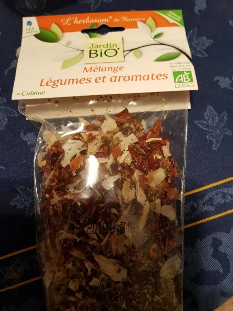 Mélange légumes et aromates