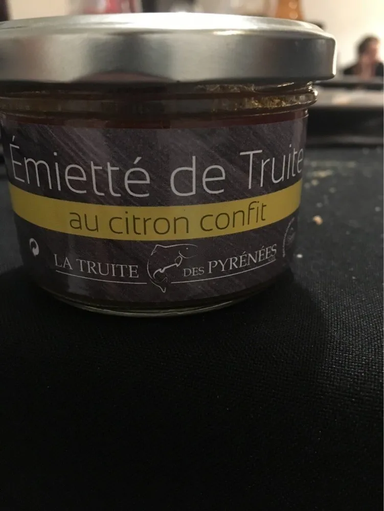 Emietté de truite au citron confit