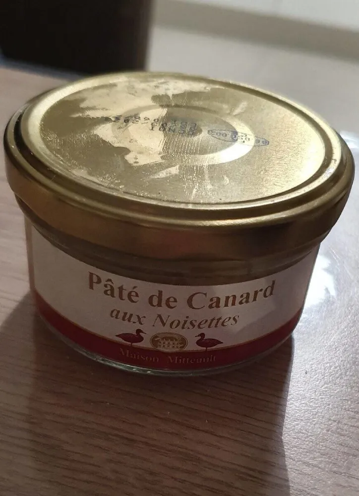 Pâté de canard aux noisettes