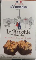 Le brookie éclats de biscuit et morceaux de chocolat