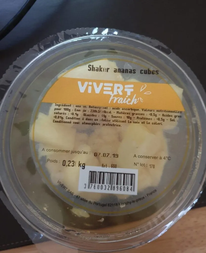 Shaker ananas cubes