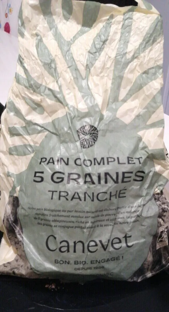 Pain complet graines