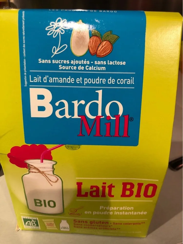 Lait d'amande et poudre de corail