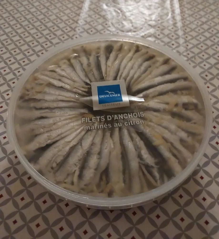 Filet d'anchois mariné au zeste de citron