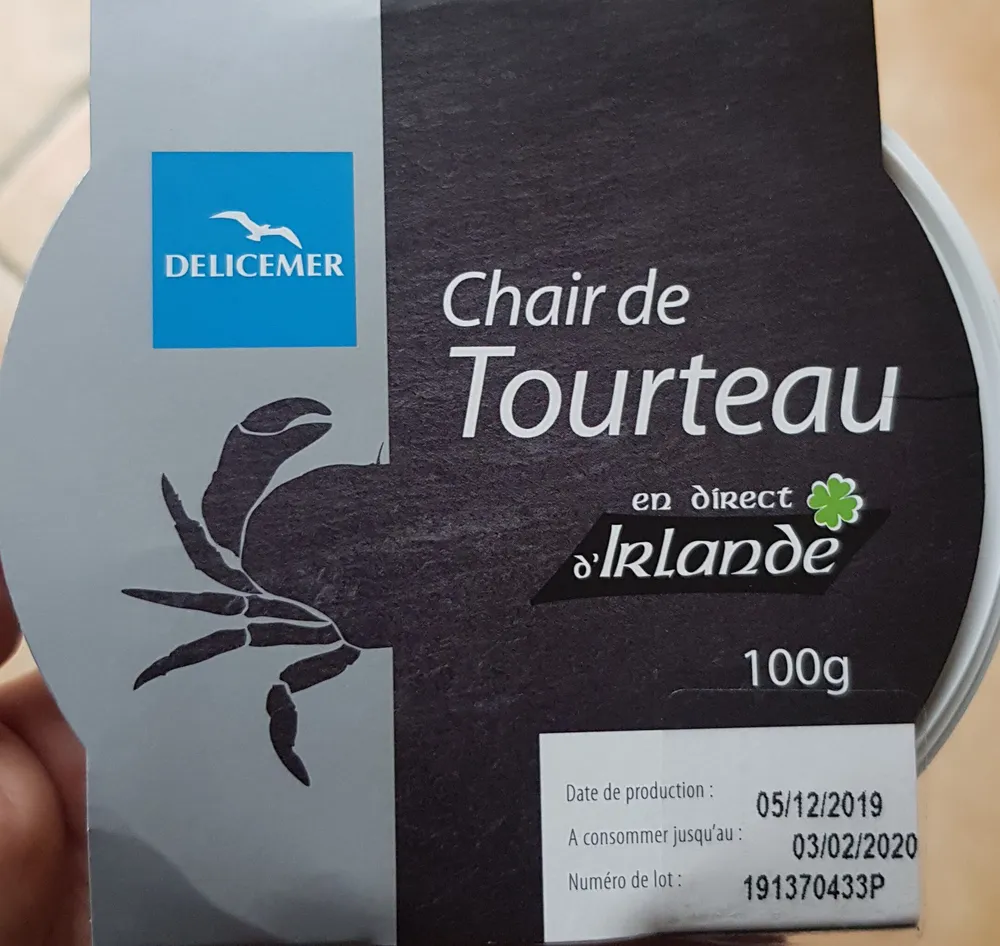 Morceaux de chair de crabe tourteau, pattes, pinces et corps pasteurisés décongelés