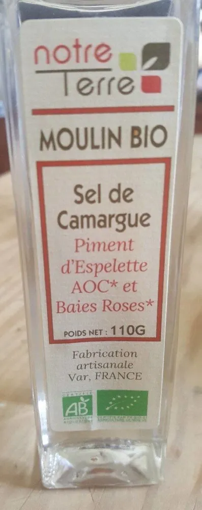 sel de Camargue piment d'espelette AOC et baies roses