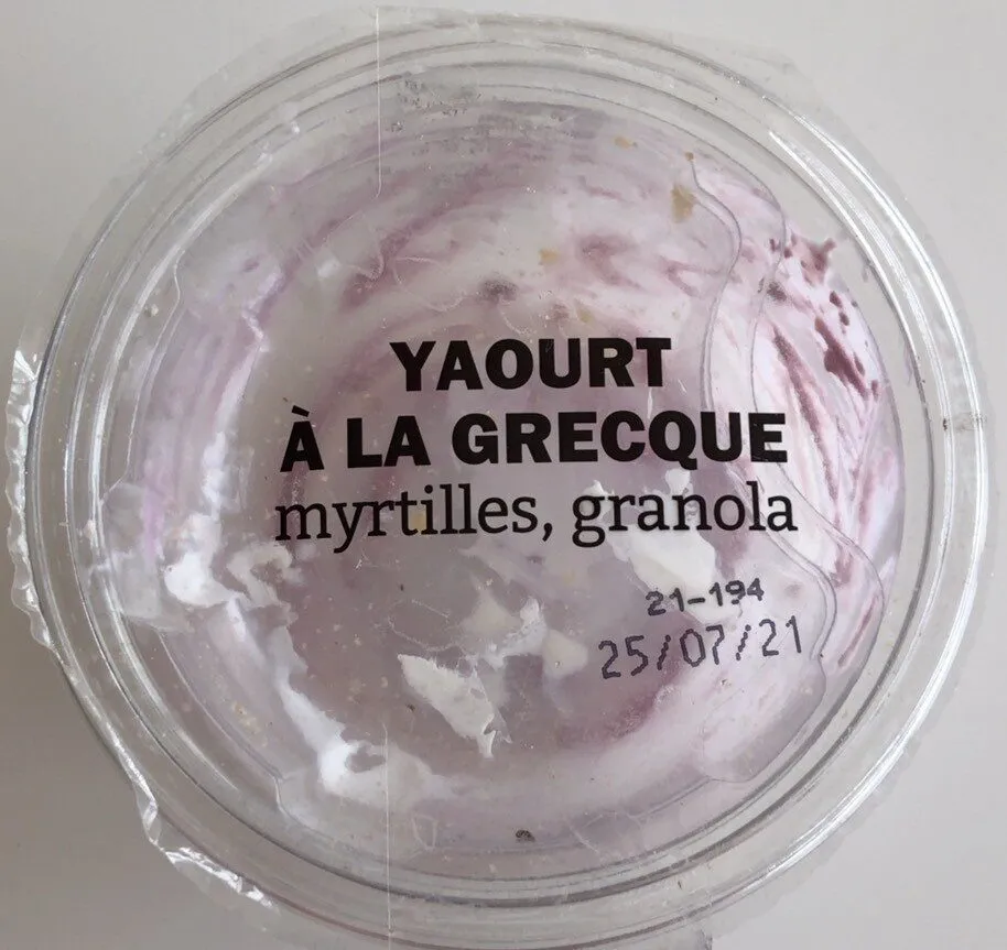 Yaourt à la grecque, myrtilles et granola