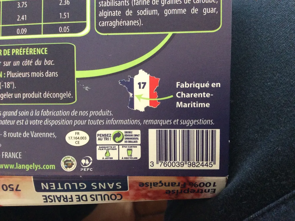 Crème glacée yaourt au lait entier coulis de fraise