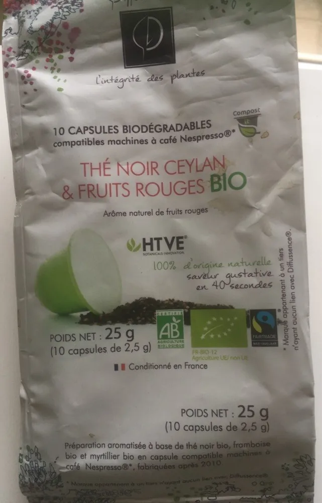 The noir Ceylan et fruits rouges