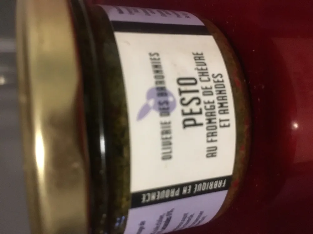 Pesto au fromage de chevre et amandes