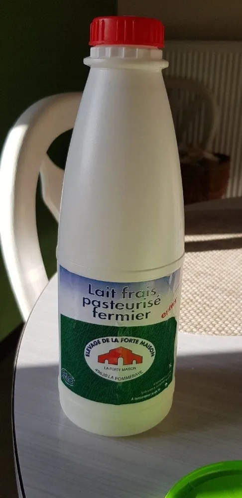 Lait frais entier pasteurisé