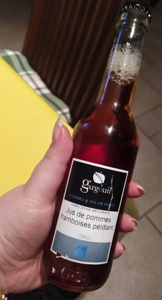 Jus de pommes framboises pétillant