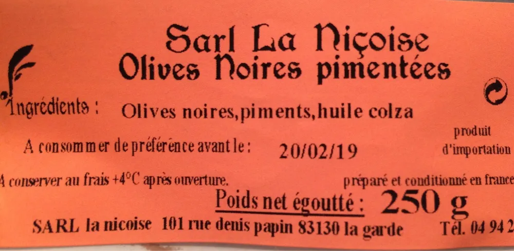Olives noires pimentées