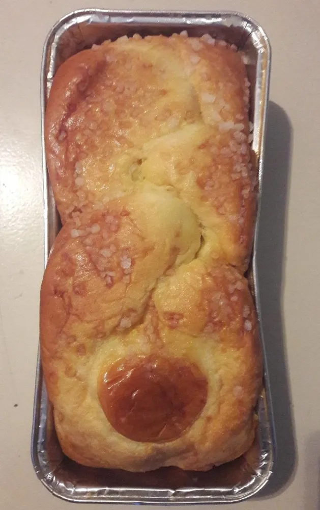 Brioche tressée au sucre perlé