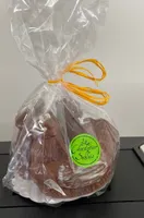 Moulages de chocolat au lait décorés