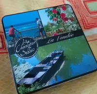 Nougatine enrobée de chocolat blanc coloré
