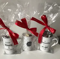Tasses avec amandes assorties