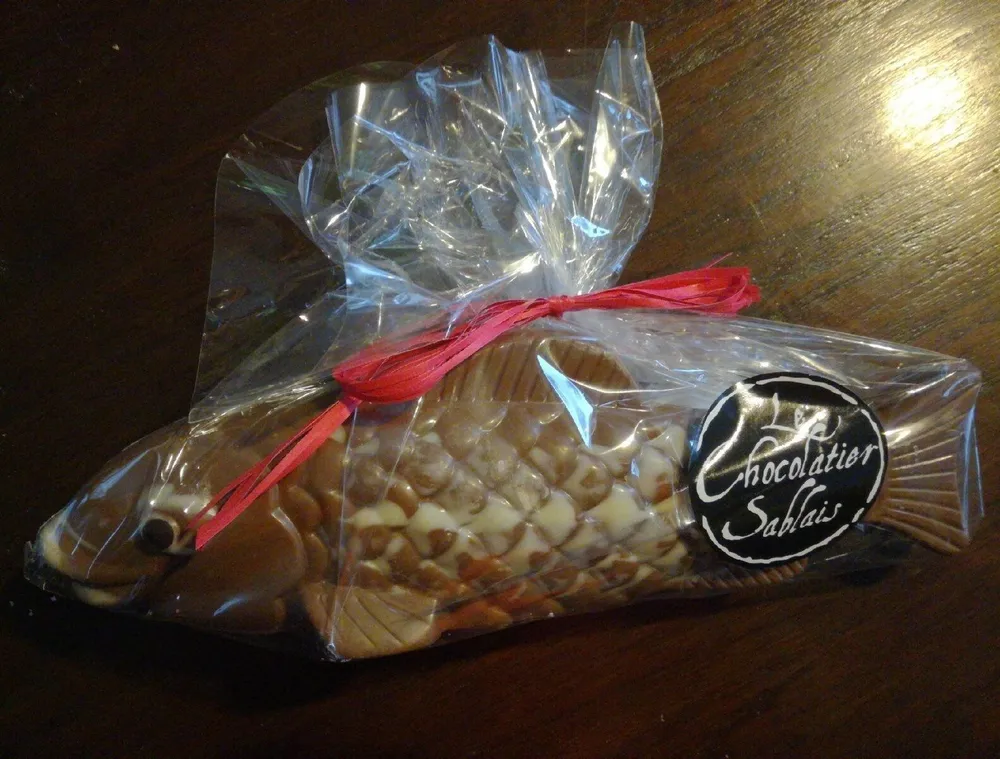 Moulage de chocolat lait décoré (poisson)