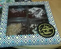 Assortiment de plaques de chocolat noir