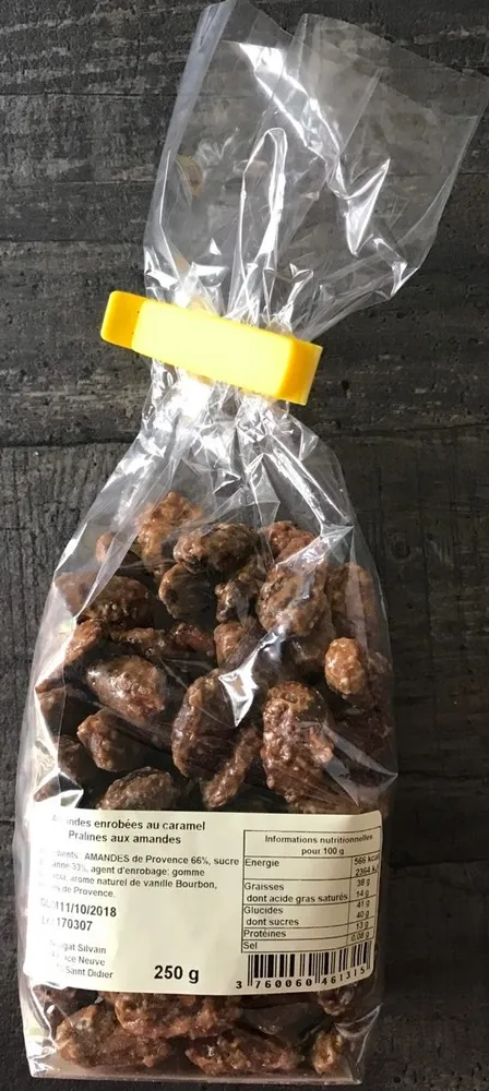 Amandes enrobées au caramel pralines aux amandes