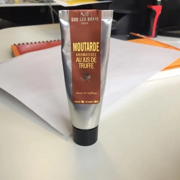 Moutarde aromatisée au jus de truffe