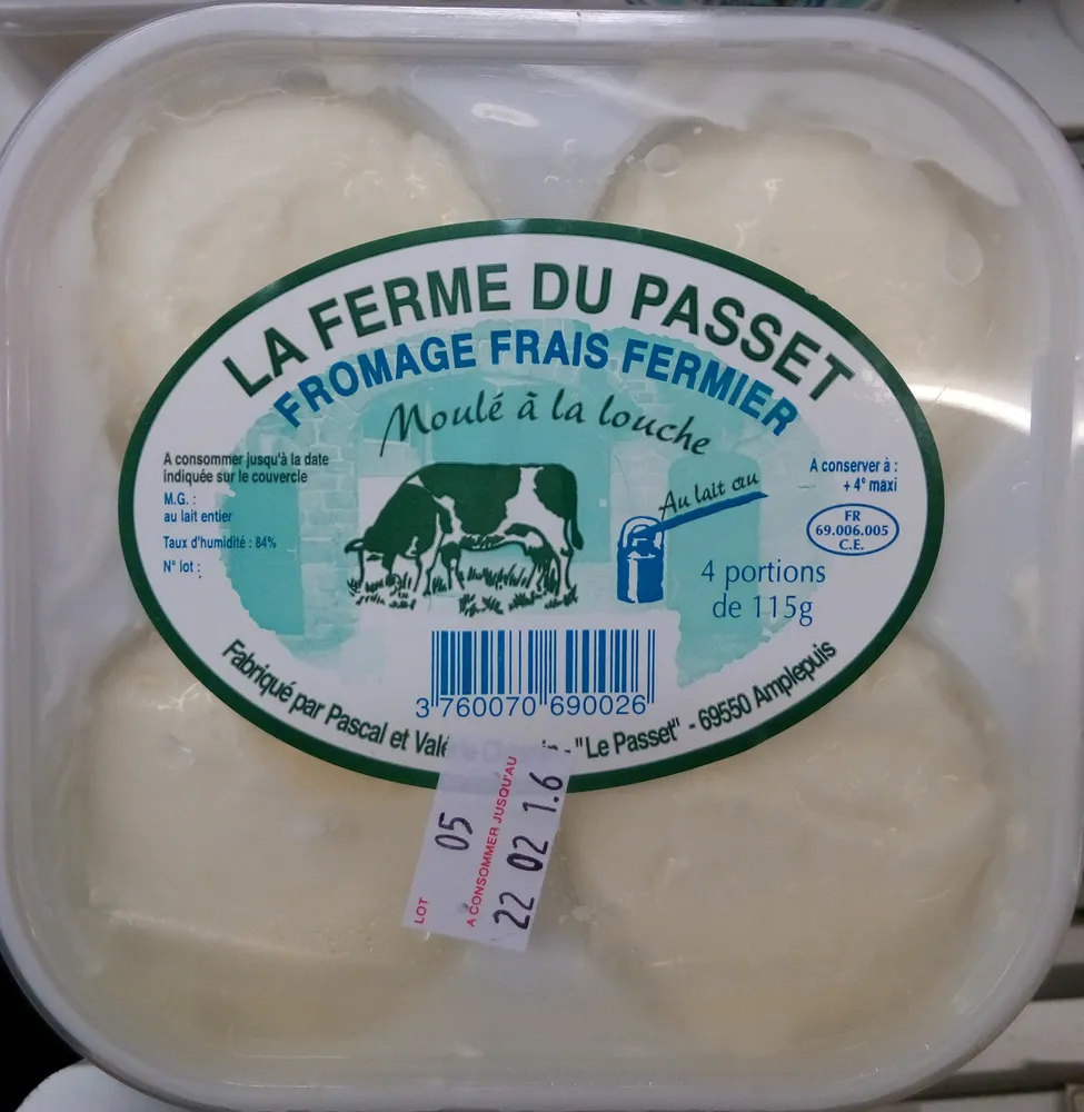 Fromage frais fermier moulé à la louche