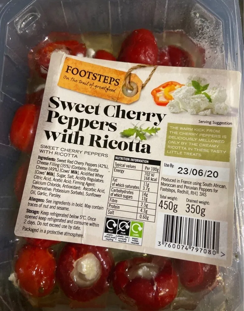 Sweet cherry peppers with ricotta
