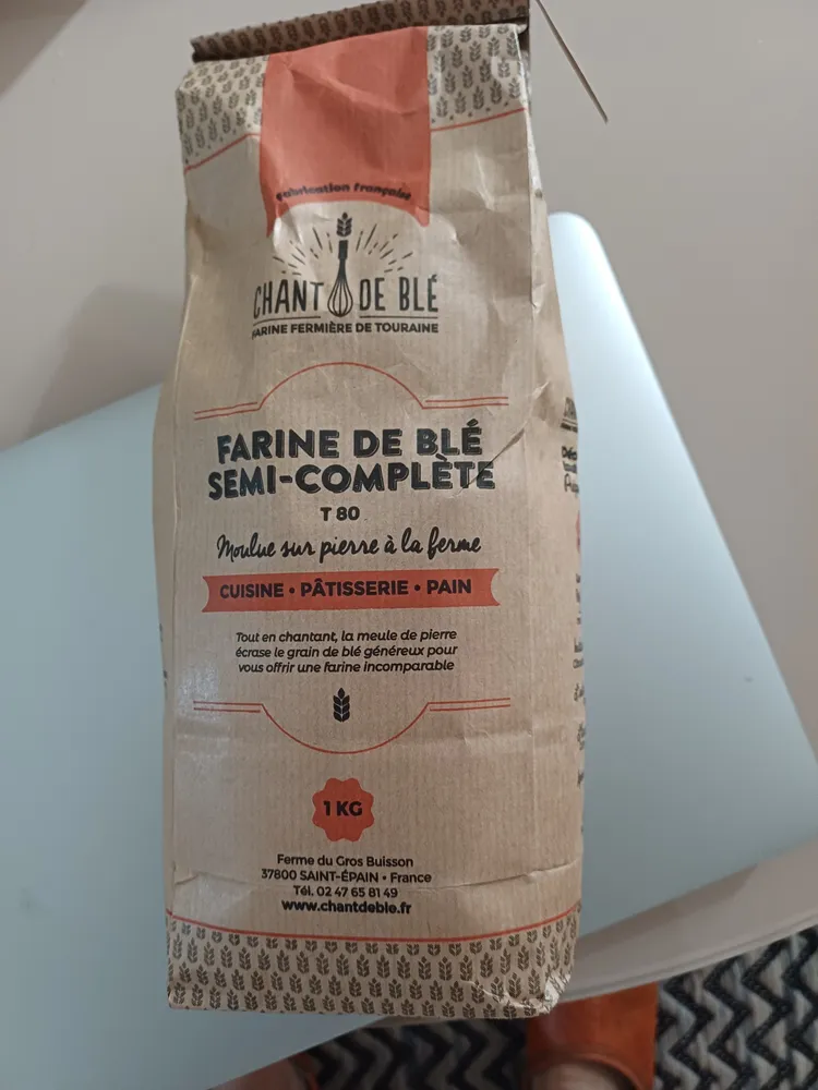 Farine de blé semi-complètz