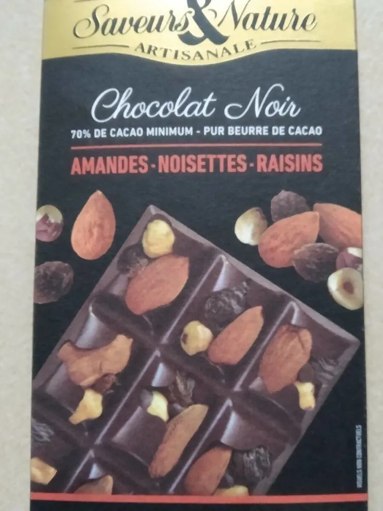 Chocolat noir amandes noisettes raisins