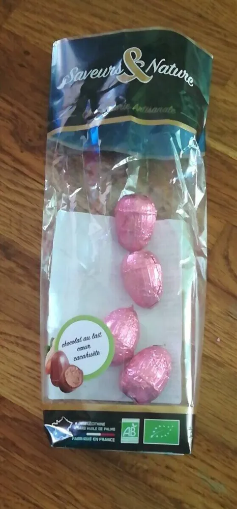 Chocolat au lait coeur cacahuètes