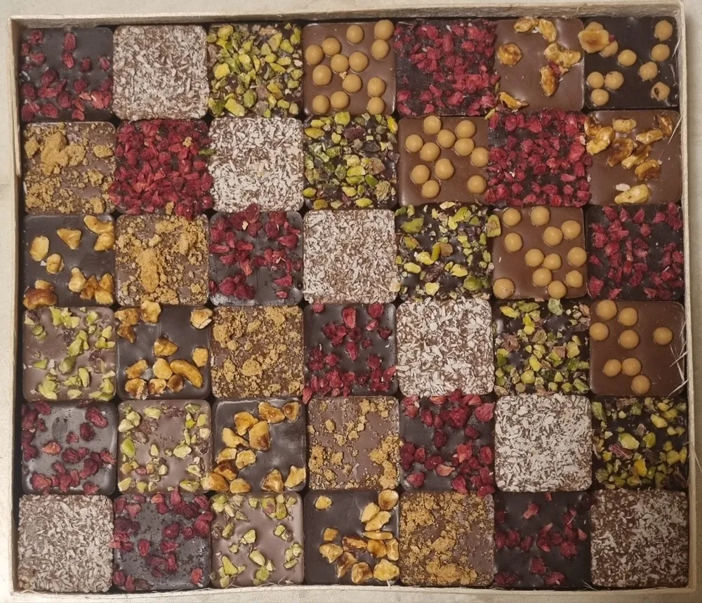 Coffret Praliné Feuilleté Noir & Lait