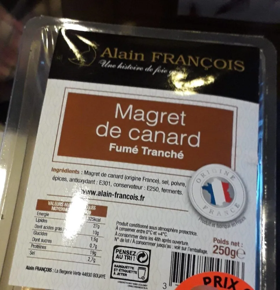 Magret de canard fumé tranché