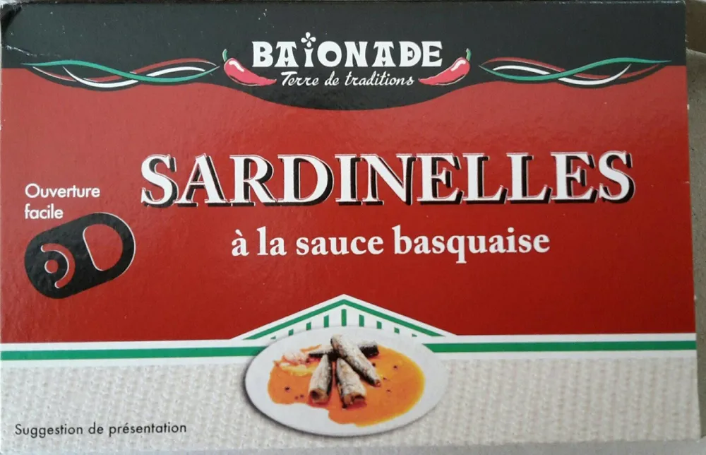 Sardinelles à la sauce basquaise