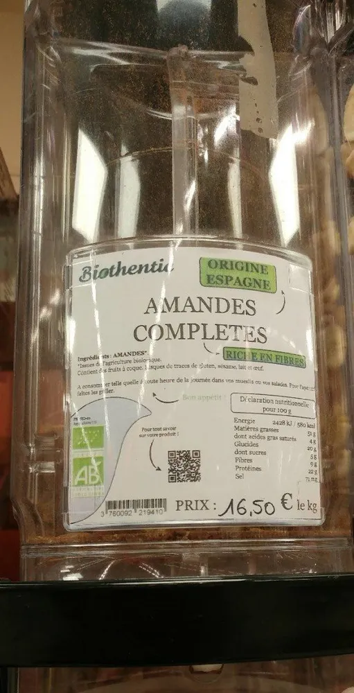 Amandes complètes libre service