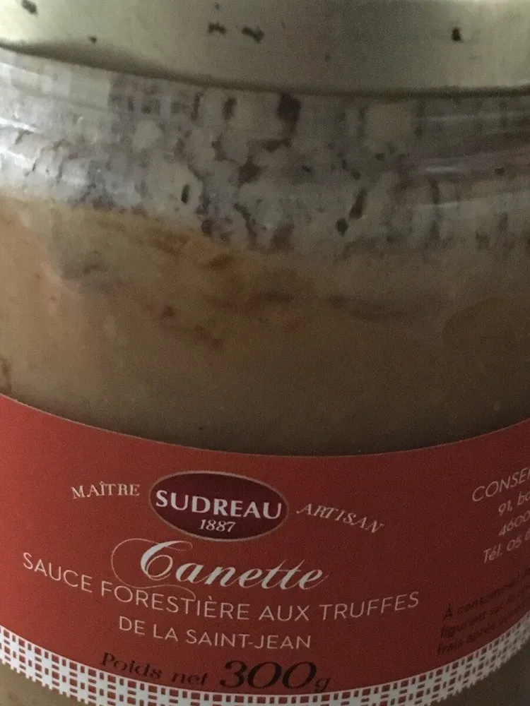 Quenelles de brochet sauce royale
